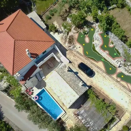 Sagosde With Swimming Pool And Mini Golf Zagvozd
