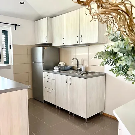 Villa Sagosde With Swimming Pool And Mini Golf Zagvozd