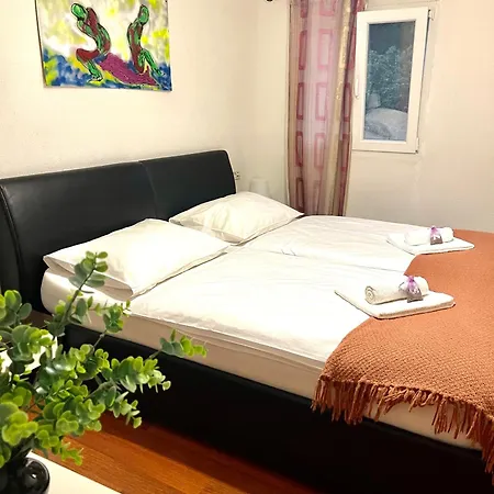 Sagosde With Swimming Pool And Mini Golf * Zagvozd