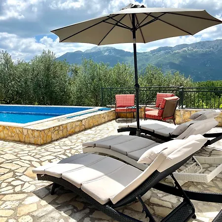 Villa Sagosde With Swimming Pool And Mini Golf *