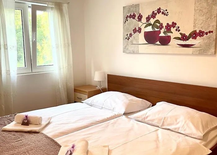 Sagosde With Swimming Pool And Mini Golf Zagvozd