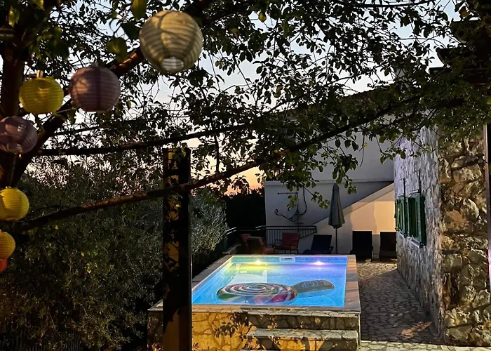 Sagosde With Swimming Pool And Mini Golf *