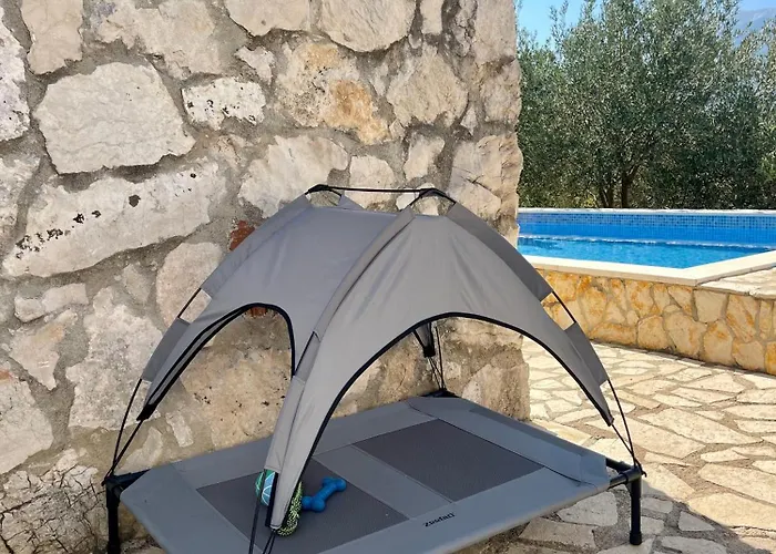 Sagosde With Swimming Pool And Mini Golf Zagvozd