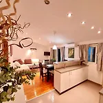 Vila Sagosde With Swimming Pool And Mini Golf